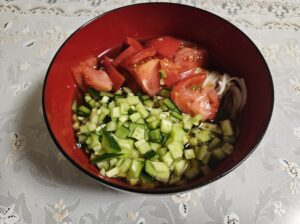 家庭菜園で採れたトマトときゅうりのさっぱりソーメン
